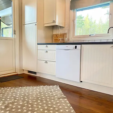 Cozy On Tromoy - With Rowboat And Dock Space Holiday home Arendal