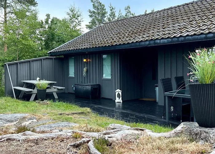 Feriehus Cozy On Tromoy - With Rowboat And Dock Space Arendal